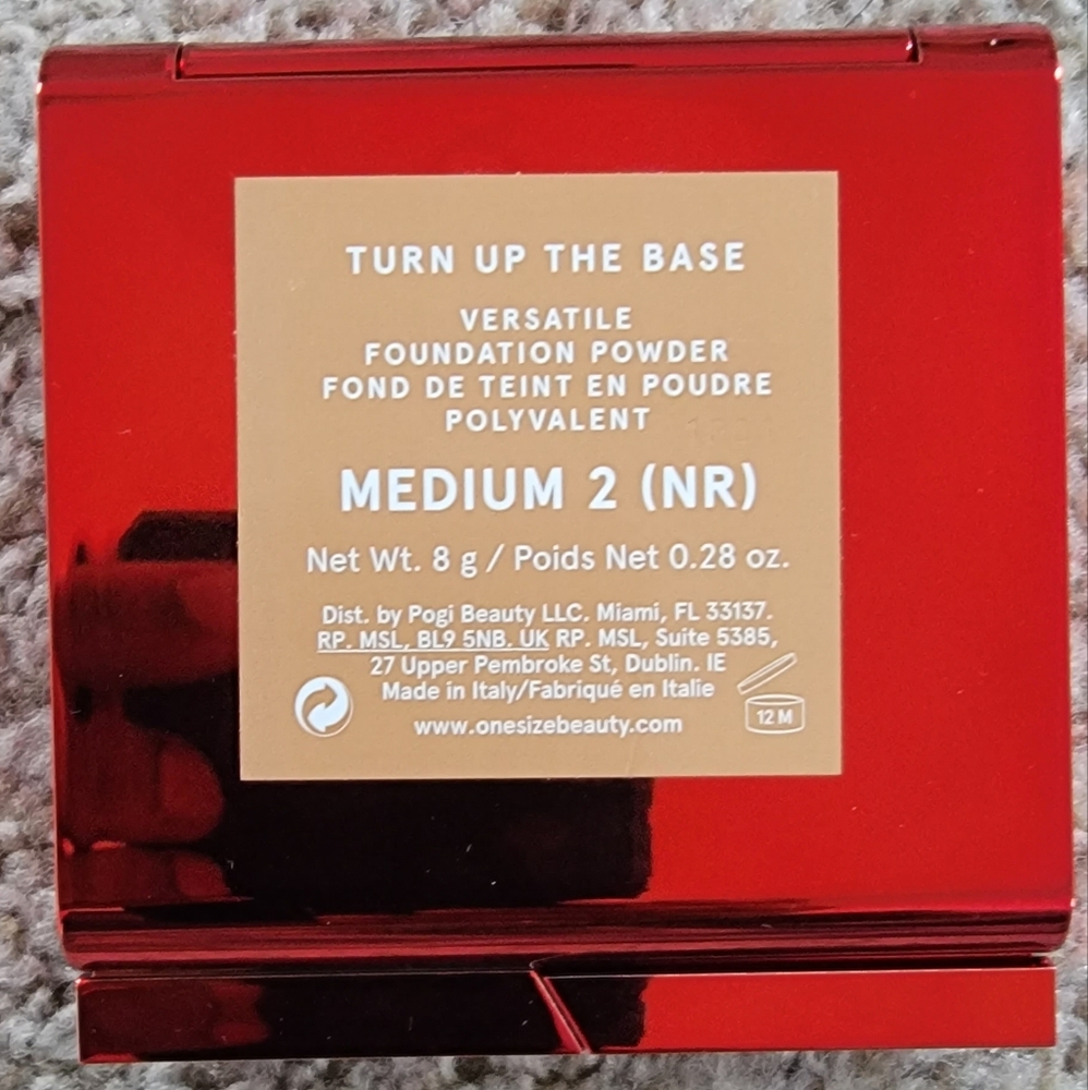 ONE/SIZE Red Compact Foundation Powder